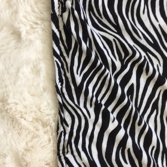 ❤️michael Kors❤️Zebra print Blouse Size (small) - Picture 6 of 7